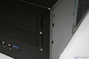 thumb 00028 SILVERSTONE GD08 HTPC XTREMEHARDWARE.COM