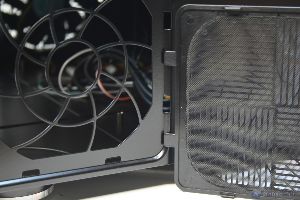 thumb 00042 SILVERSTONE GD08 HTPC XTREMEHARDWARE.COM